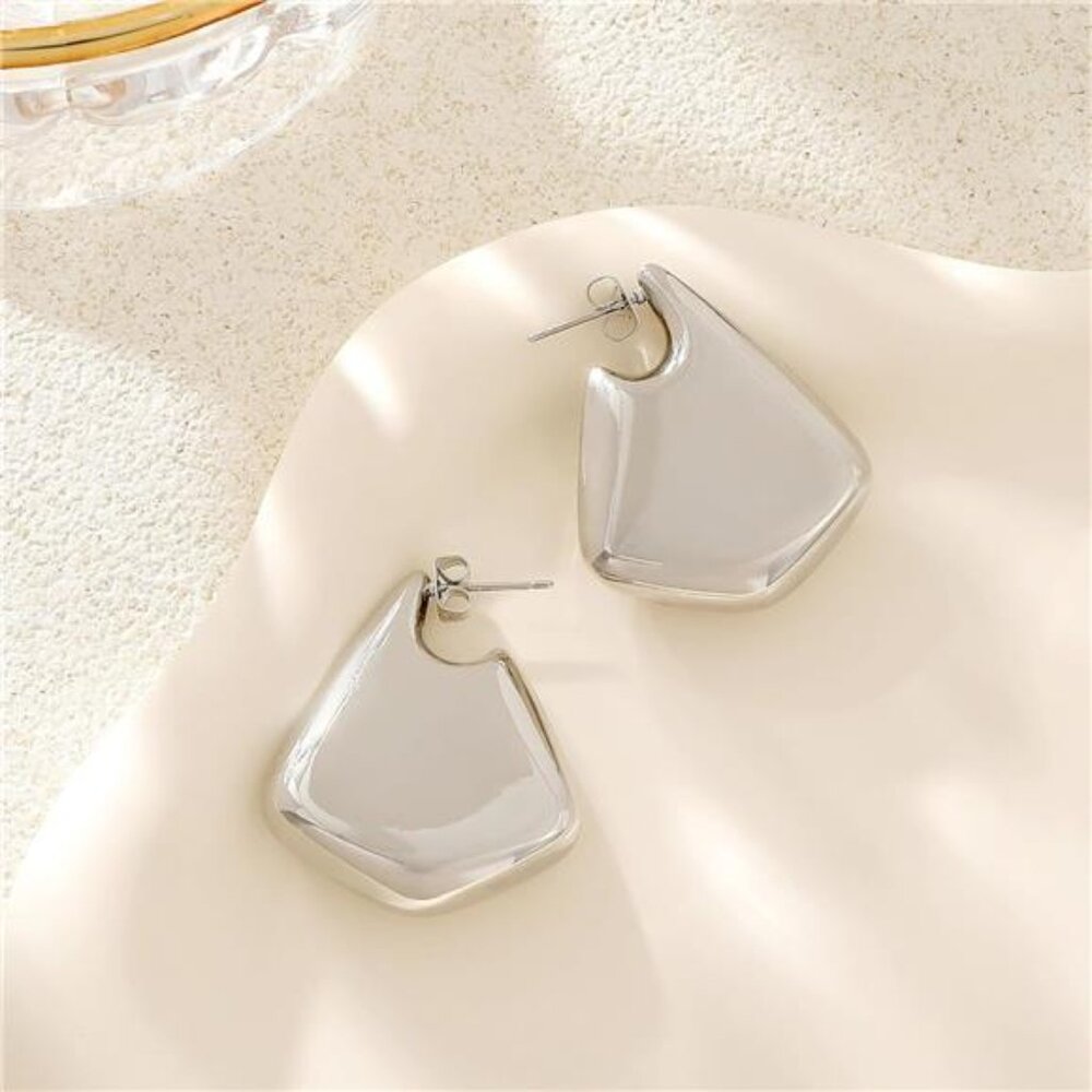 Trendy Geometric Silver Statement Earrings – Chunky Lightweight Drops